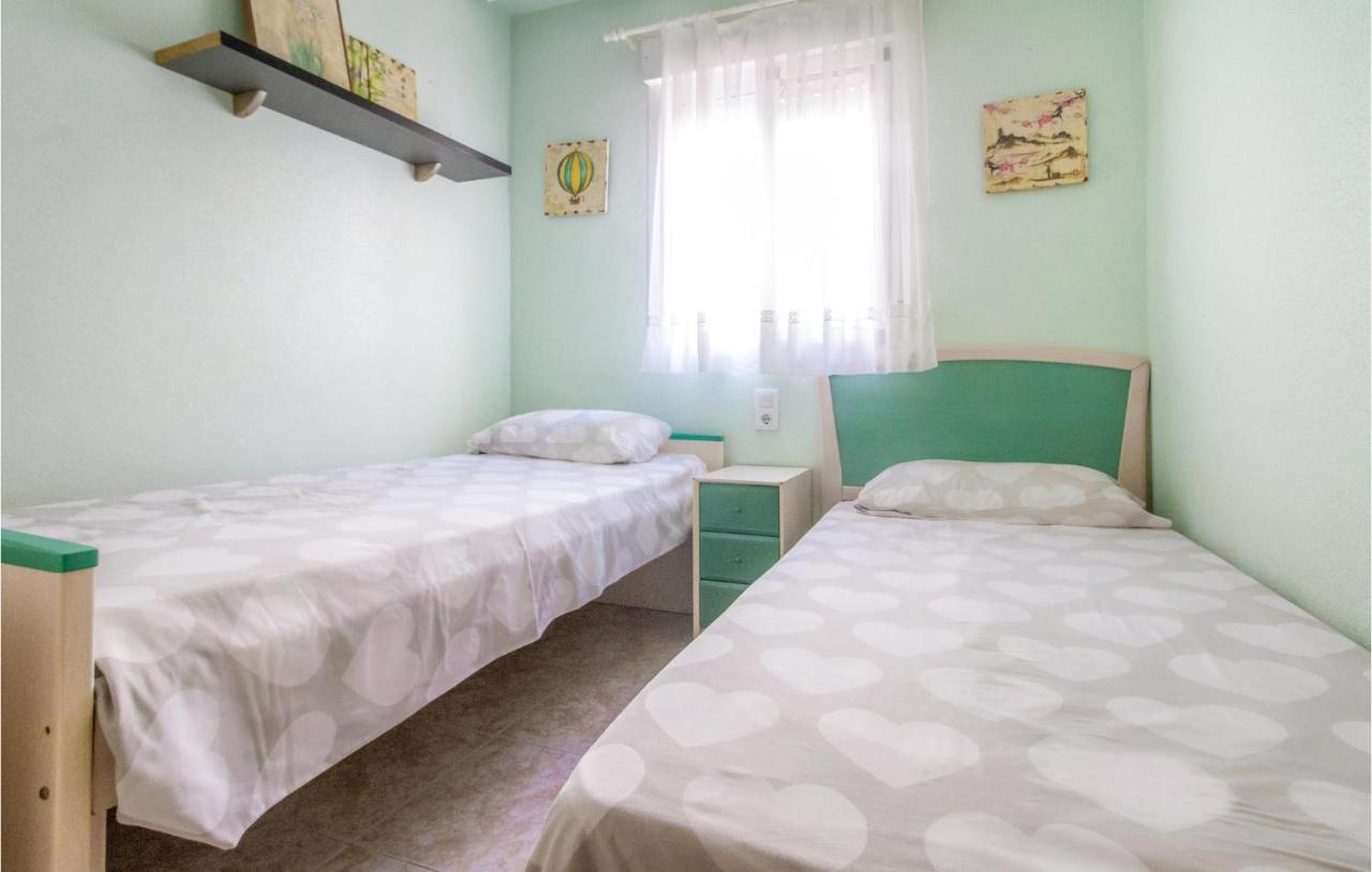 Lovely Apartment In Santa Pola With Wifi Esterno foto